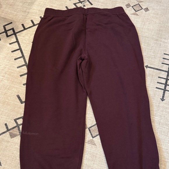 Lululemon Athletica Maroon scuba Jogger - Picture 4 of 4
